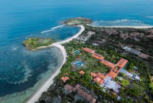 努沙杜瓦巴厘岛美利亚酒店的享有海滩的空中海景