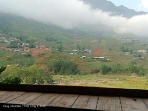 Sa PảSapa rice field view的从山谷的窗户欣赏美景