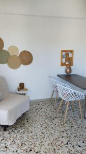 Angelique Όμορφο διαμέρισμα στο Porto Heli的休息区