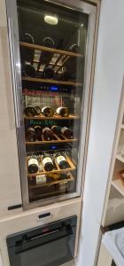 什图罗沃精英旅馆的冰箱里装满了甜甜圈