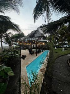蒙特里科Cabo tortugas - casa的海滨度假胜地,设有游泳池