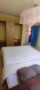 2 bedrooms furnished houses in Mwea客房内的一张或多张床位