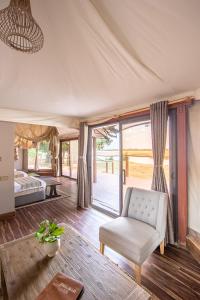 Mopani Safari Lodge的休息区