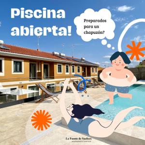Casas La Fuente de Saelices - Alojamiento rural的一张海报,为一个在游泳池里与女孩一起度假的度假酒店