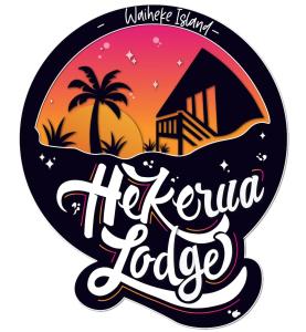 欧尼罗亚Hekerua Lodge Backpackers Hostel Waiheke Island的写着一个夏威夷岛屿的标志 你好旅舍