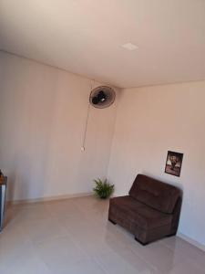 Flat ideal para familia e grupos de amigos proximo ao aeroporto e rodoviária的休息区