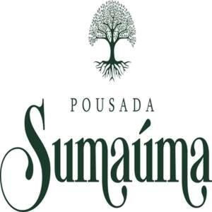 圣塔伦Pousada e Restaurante Sumaúma的带有树的夏季机构标志