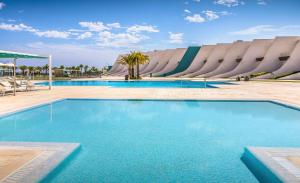 卡塔赫纳Occidental Mar Menor的体育场前的游泳池