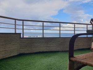 亚历山大Join Inn Apartments的海景阳台。