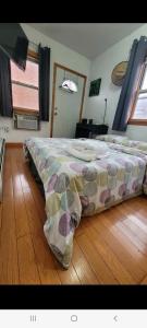 Comfortable rooms in NYC near the train客房内的一张或多张床位