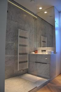 Smartflats - Raphael Suites的一间浴室