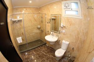 Zamalek Army Hotel的一间浴室