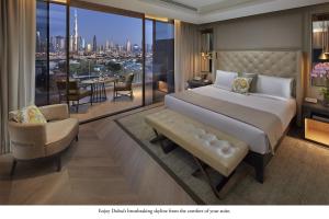 迪拜Mandarin Oriental Jumeira, Dubai的市景卧室 - 带1张床