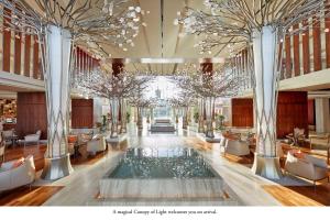 迪拜Mandarin Oriental Jumeira, Dubai的酒店大堂的图片