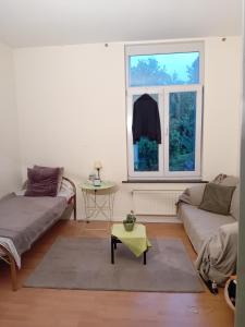 Appartement met balkon的休息区