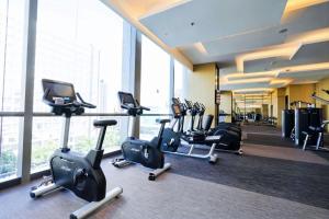 太原太原 JW 万豪酒店的大楼里带有氧器材的健身房