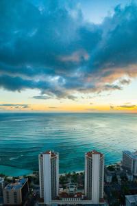 檀香山威基基海滩凯悦水疗度假酒店的城市的海景