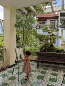 Moon Homestay Huế外面的花园