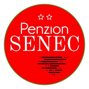 塞内奇Penzión SENEC的红色的标语,有秘鲁语
