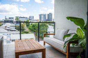 布里斯班Tranquil 2-Bed Inner City Retreat with Parking DUPLICATE的相册照片