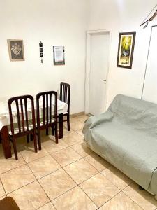 Apartamento Teresópolis - Centro的休息区