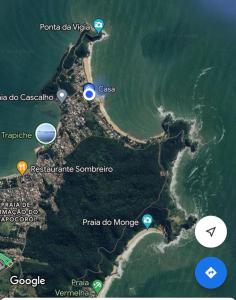 佩尼亚Pousada Casa Albatross的海洋中的岛屿地图