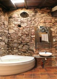 Hotel Rural Bermellar的一间浴室