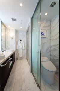 银座索拉里亚西铁酒店的一间浴室