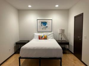 Downtown Private 2 Bedroom Apartment!平面图