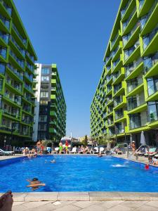 Purple Onyx - Pool & Spa Beach Resort