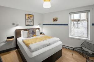 Silverbow Inn & Suites客房内的一张或多张床位