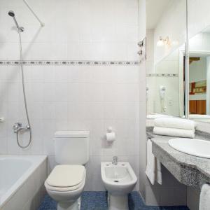 Hotel Intermonti的一间浴室