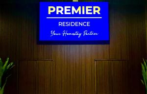 名古屋PREMIER RESIDENCES @Formosa Residence Nagoya的门上的标志,上面写着你的主要抵抗力,减轻不孕症