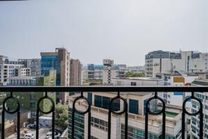 济州市Nohyung Hotel的市景阳台