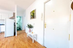 Homely 2 Bedroom Apartment in Barajas平面图