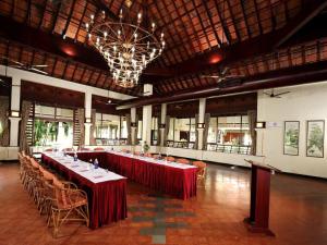 库玛拉孔阿巴德维斯普林棕榈酒店的相册照片