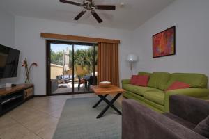 3 minutes from best beaches in Aruba! Luxury Tropical Townhouse at Gold Coast Aruba平面图