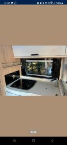 Ervaar een luxe camper met welnessfaciliteiten!平面图