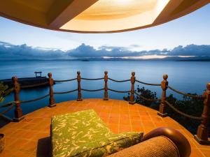 泰泰NoaNoa Private Island的海景阳台。