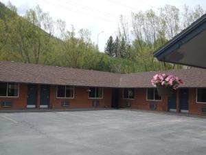 熔岩温泉村Lava Spa Motel & RV的相册照片