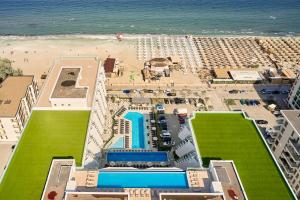 Chill Side - Infinity Pool & Spa Resort
