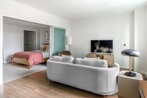 Hayes Valley 1br w on-site retail yoga dining SFO-1633平面图