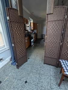 Large Suite w/ Private Bath,great location平面图