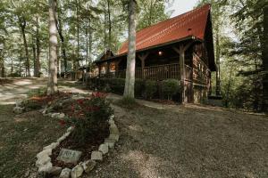 Southern Oak Cabin - Newly Remodeled - Close to all attractions