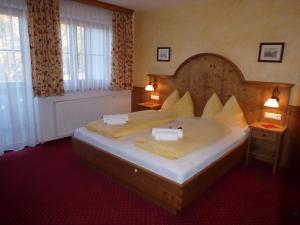 加尼兰德豪斯特勒肯巴赫酒店客房内的一张或多张床位
