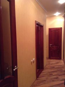 Apartment 2 rooms Lux near Inturist Prospect Soborniy的一间浴室