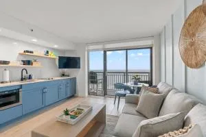 Modern Oceanfront 1 Bedroom Condo, Prime Location, Stunning Views at Beach Cove Resort