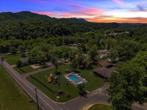 Cabin Oasis near Smoky Mountains