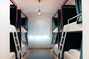 卡拉旺旅馆客房内的一张或多张双层床