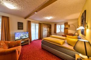 Hotel Sonneneck Titisee -Adults Only-的休息区